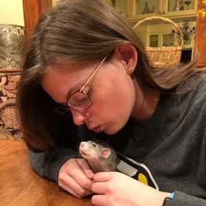 Meet your Posher, Zyna